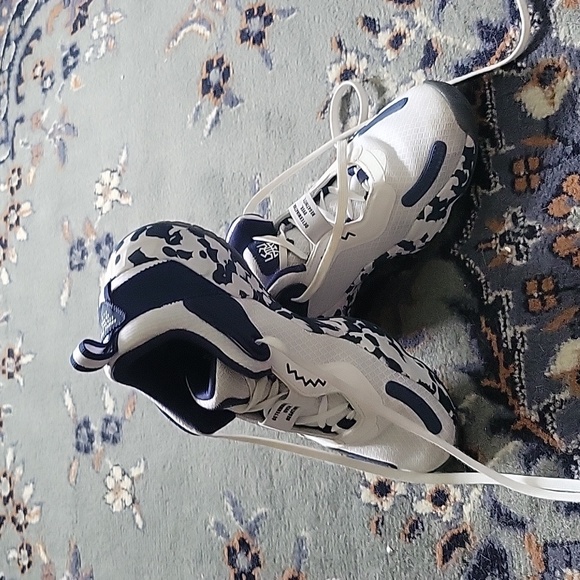 Adidas Hoops Donovan Mitchell D.O.N. Issue #3 Basketball Shoes US 7.5 - Picture 3 of 6